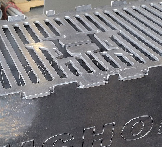 CUSTOM BBQ PITS & FIRE PITS